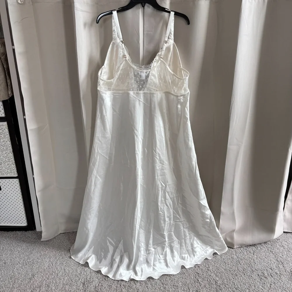 Flora Nikrooz Nightgown XL Babydoll Satin Lace Coquette Romantic Sexy READ 17909